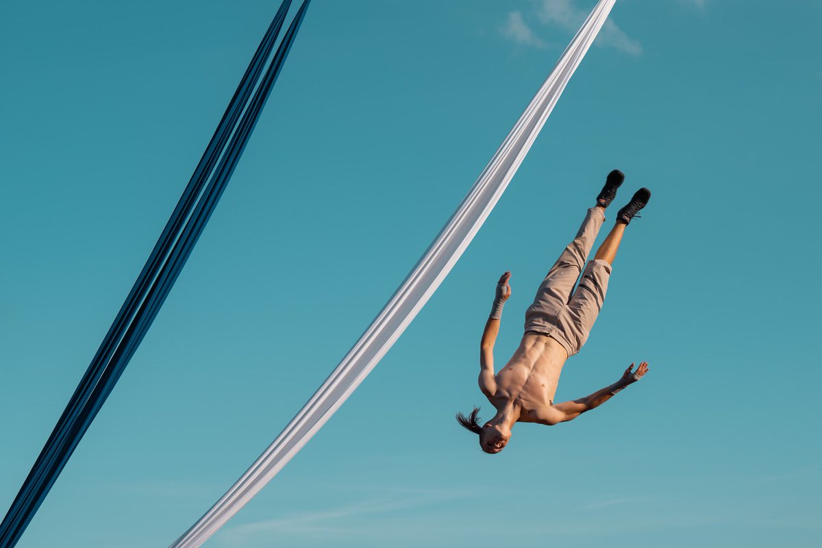 Acrobats be like #eventphotography #superbloom