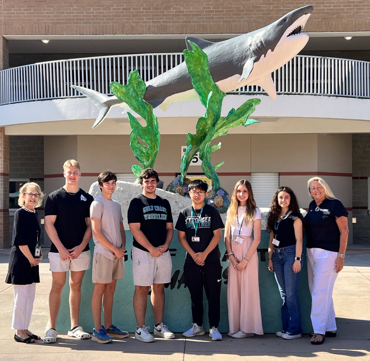 GCSharks's tweet photo. GCHS is proud of our 6 National Merit Scholarship Semifinalists! Jude Bracci, Sophia Sanchez, Holam Cheng, Andrew Herrmann, Joey Pope and Nicole Puchalla. Go Sharks 🦈 https://t.co/CbJZJuVYzd
