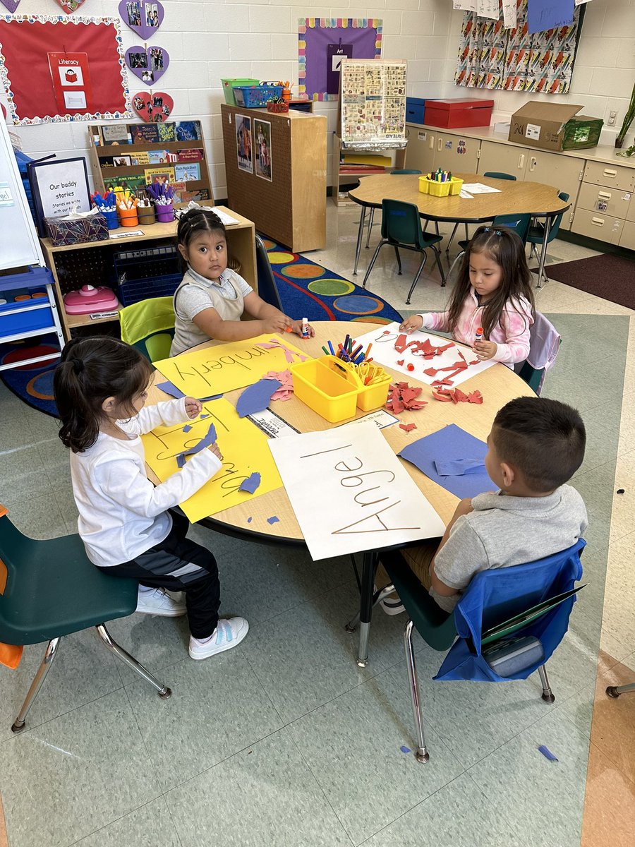 LaurenToffel's tweet photo. Working on our fine motor skills this afternoon! #rm201 #jmfeclc #TogetherWeCan https://t.co/3kdAIHMYVh