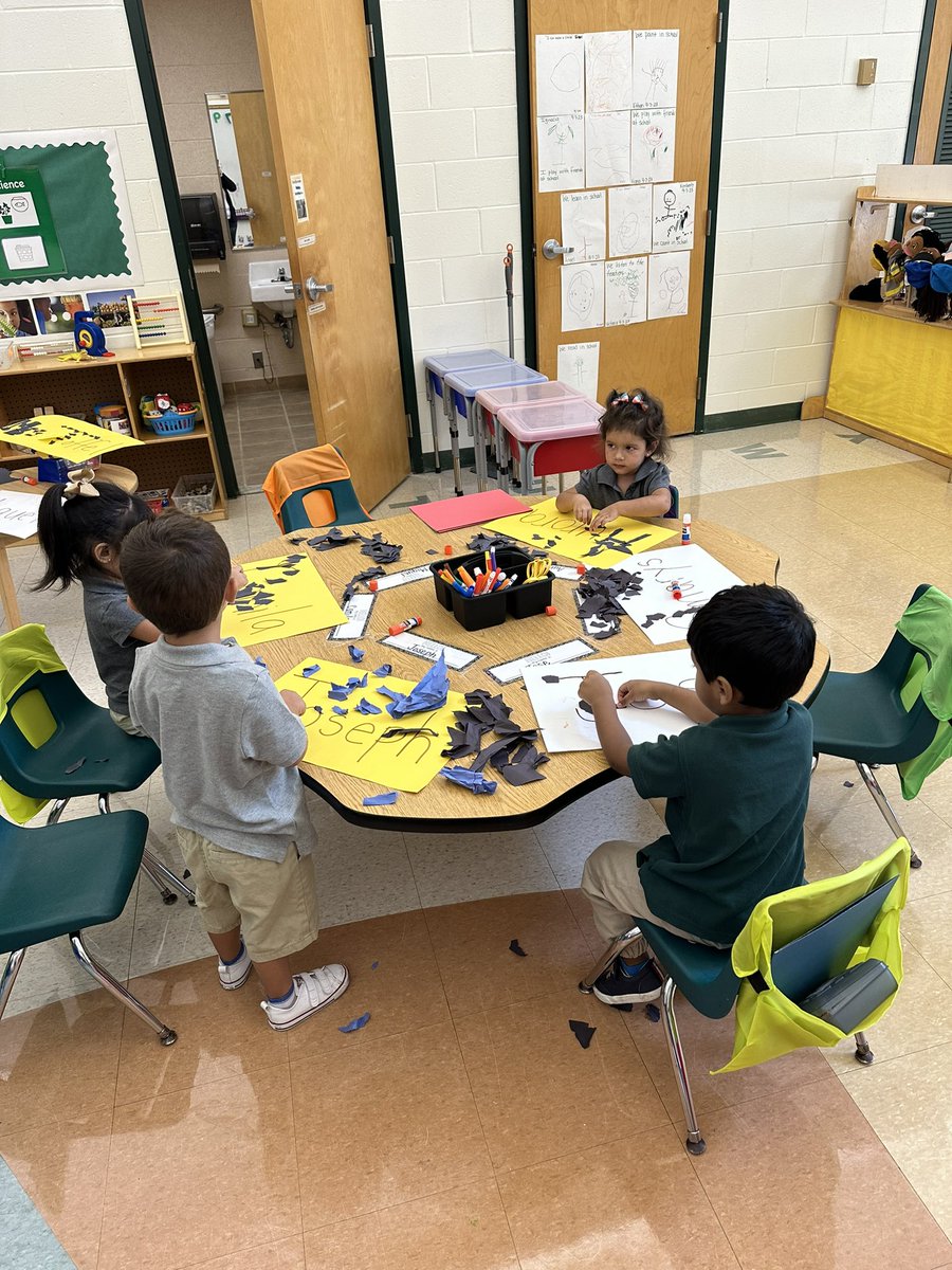 LaurenToffel's tweet photo. Working on our fine motor skills this afternoon! #rm201 #jmfeclc #TogetherWeCan https://t.co/3kdAIHMYVh