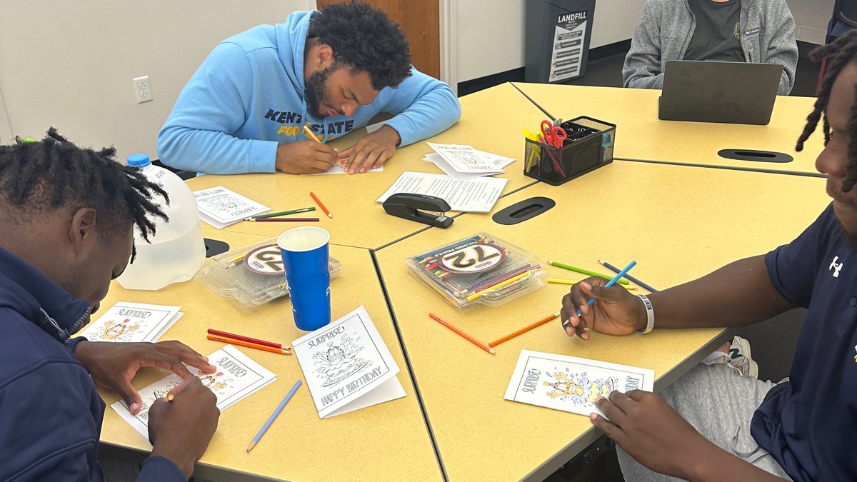kentstsaac's tweet photo. Thank you @KentStFootball Leadership Council for another great day of Community Service! @KentStAthletics @HelperHelperApp https://t.co/iv9f74yuio