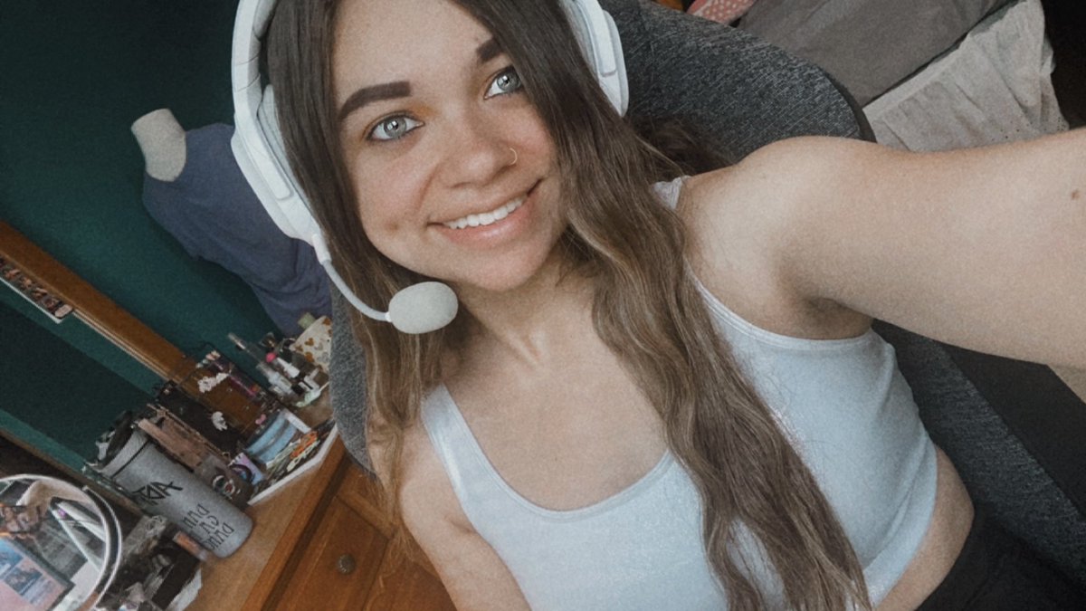 Lexxicharmsttv's tweet image. I’m live!

Happy Hump Day! Come hangout and vibe with me!❤️

Link in comments!

#SmallStreamerCommunity #SupportSmallerStreamers #TwitchStreamers