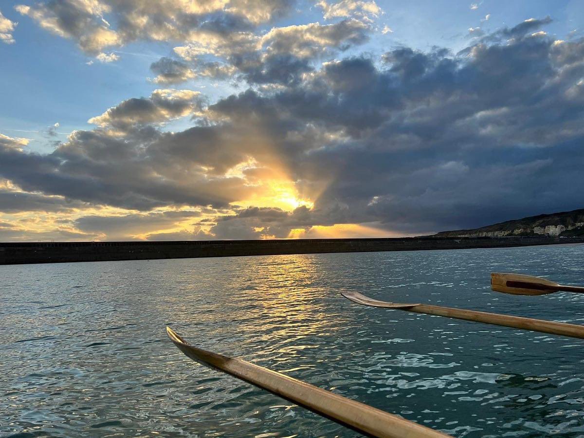 Beautiful evening row, calm and warm and just about hanging on to the light. I will miss this when winter training starts #CornishPilotGig