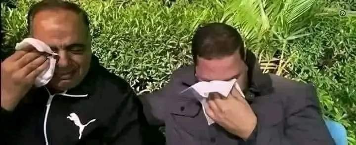 انا وابنى فى المستقبل مش عارفين نعرب ما تحته خط :