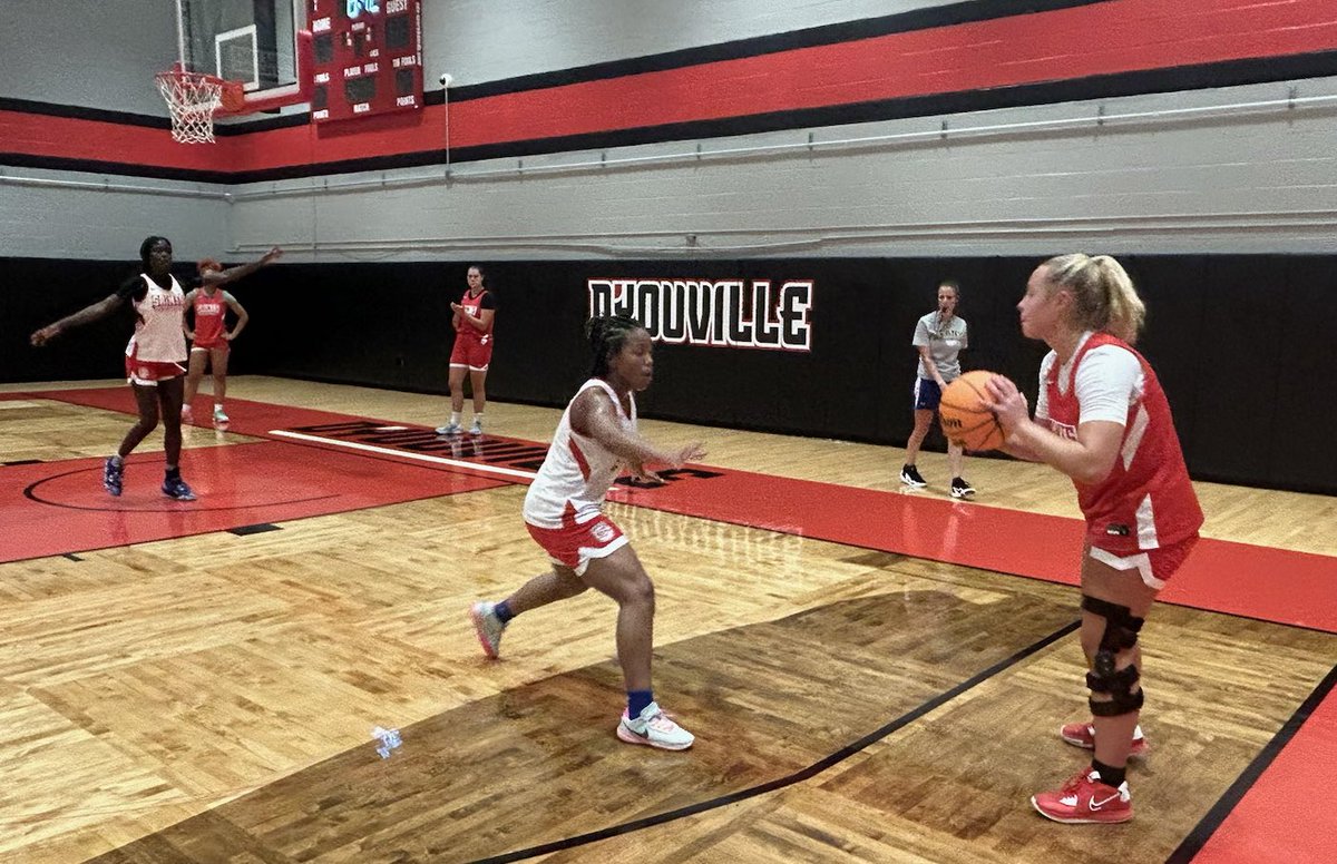 D'Youville University Women’s Basketball tweet media