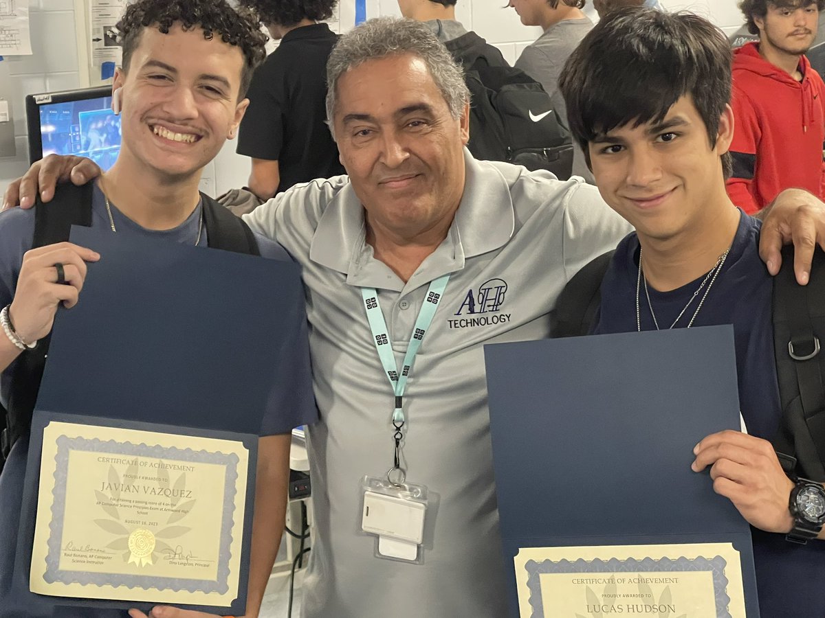Congrats to Mr. Bonano and some of our AP CSP group for getting a three or higher on their AP exam last year!  <a href="/Armwood_HS/">Armwood High School</a> @ArmwoodAcademy
