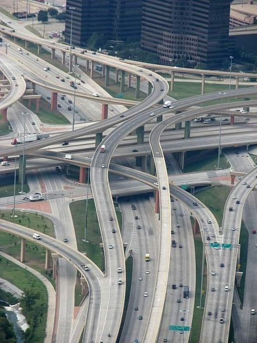 shdshd192292's tweet photo. High Five Interchange at the intersection of I-635 and U.S. Route 75 in Dallas, Texas, USA https://t.co/uTRYtpIG3c