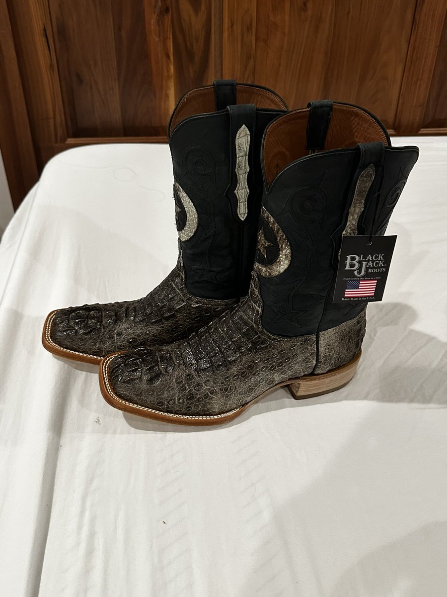 dannybatten57's tweet photo. HOT DAMN these things are even better in person! https://t.co/lSjQFGsKDP