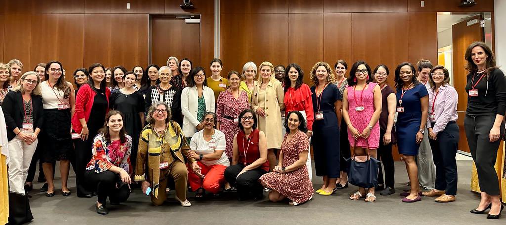 The Blackwell Society welcomes new faculty @WeillCornell offering pearls/tips for success. Room filled with ❤️ and sincerity. #powerhouse #sisterhood @mad_sters @WMCPedsVCD @slp1001 @christinemphmd @DrDespina123 @HarjotNYC