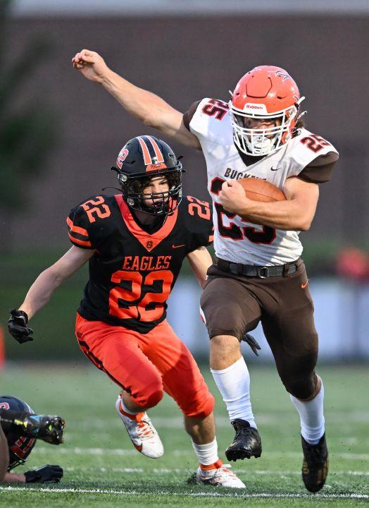 SOTPodcast's tweet photo. Buckeye RB Troy McCann 
Through 4 Weeks 
75 Carries 696 Yards 9 Touchdown's
@troymccann16 @BuckeyeBucks15 
Photo Credit: Medina Gazette https://t.co/VcYawINftO
