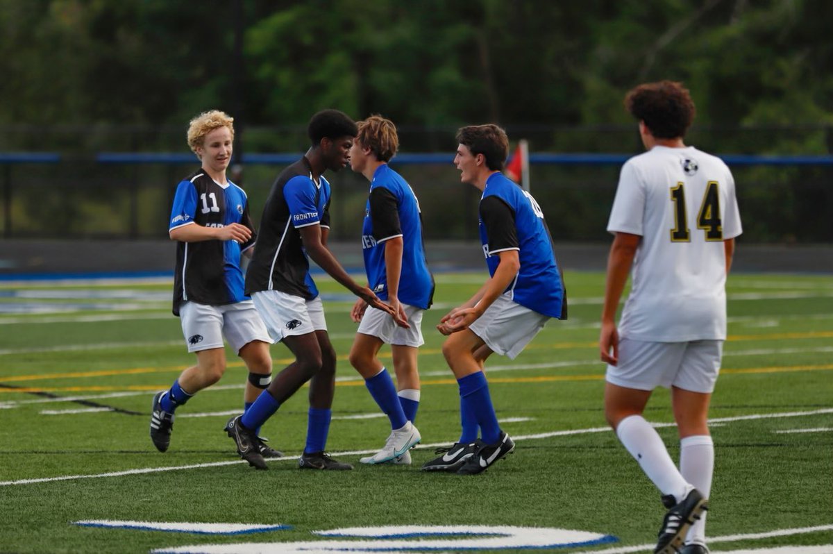 FcFrontier's tweet photo. Nice win tonight at home.
⚽️Stayoch 🍎Bozard
⚽️O’Brien 🍎Bozard
⚽️Cameron 🍎Carriero
⚽️Obed 🍎Kiki
⚽️Carriero 🍎O’Brien
⚽️Obed🍎DiGaudio
⚽️Kiki🍎Obed

DiGaudio, Chambers, Cameron, Tirado &amp; Dreyer anchor D that gives Hohl the shut out. Marsocci king of the hockey assist again. https://t.co/2QDwoaJOTP