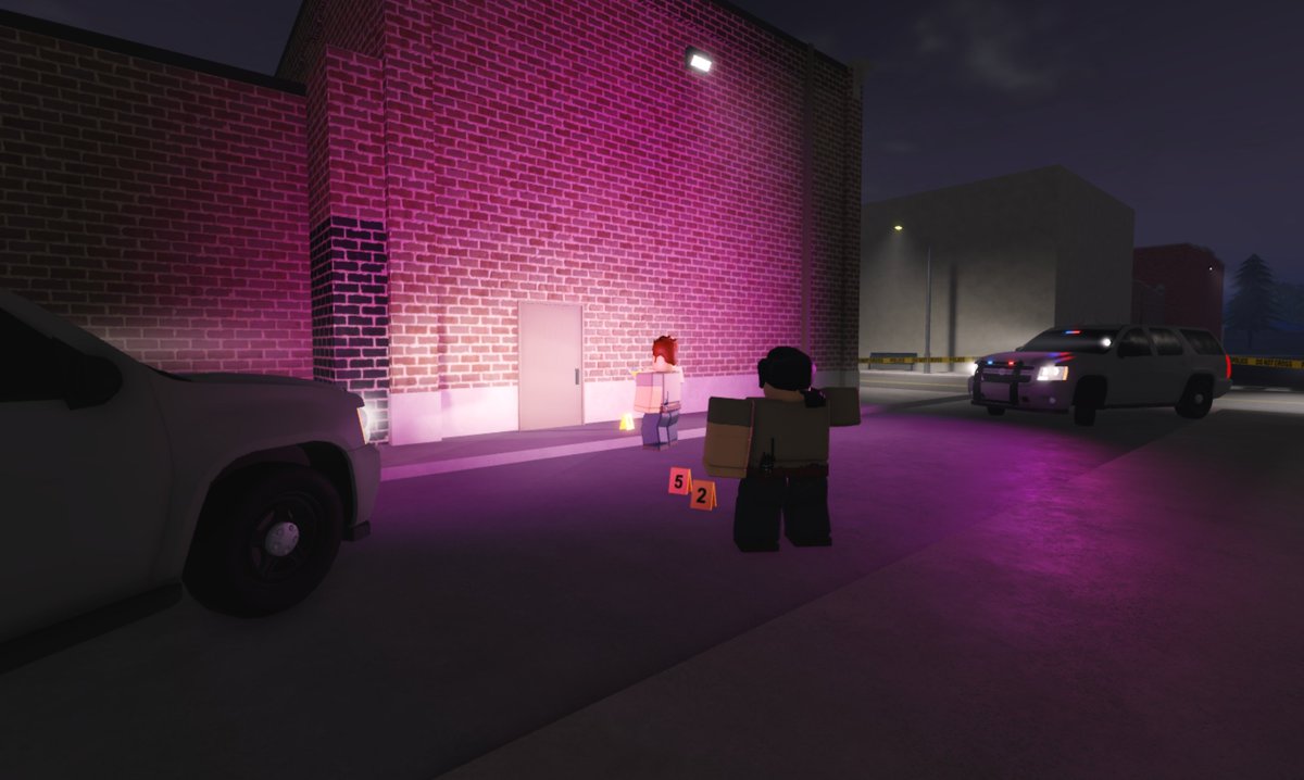 AP_LCSO's tweet photo. Detectives arrived on scene almost immediately after the call was made. They determined the robber entered the building via forced entree though the back door. A crowbar was found a few feet from the door, which is suspected to have been used to break the lock. (2/3) https://t.co/xb6ncXTB92
