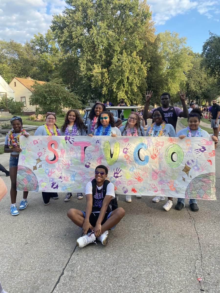 msreeceart's tweet photo. Had a blast at the homecoming parade with STUCO and Art Club! It was so fun to see the community out supporting Bellevue East! Great day to be a part of @ChieftainNation https://t.co/yJXtu0Ypsb