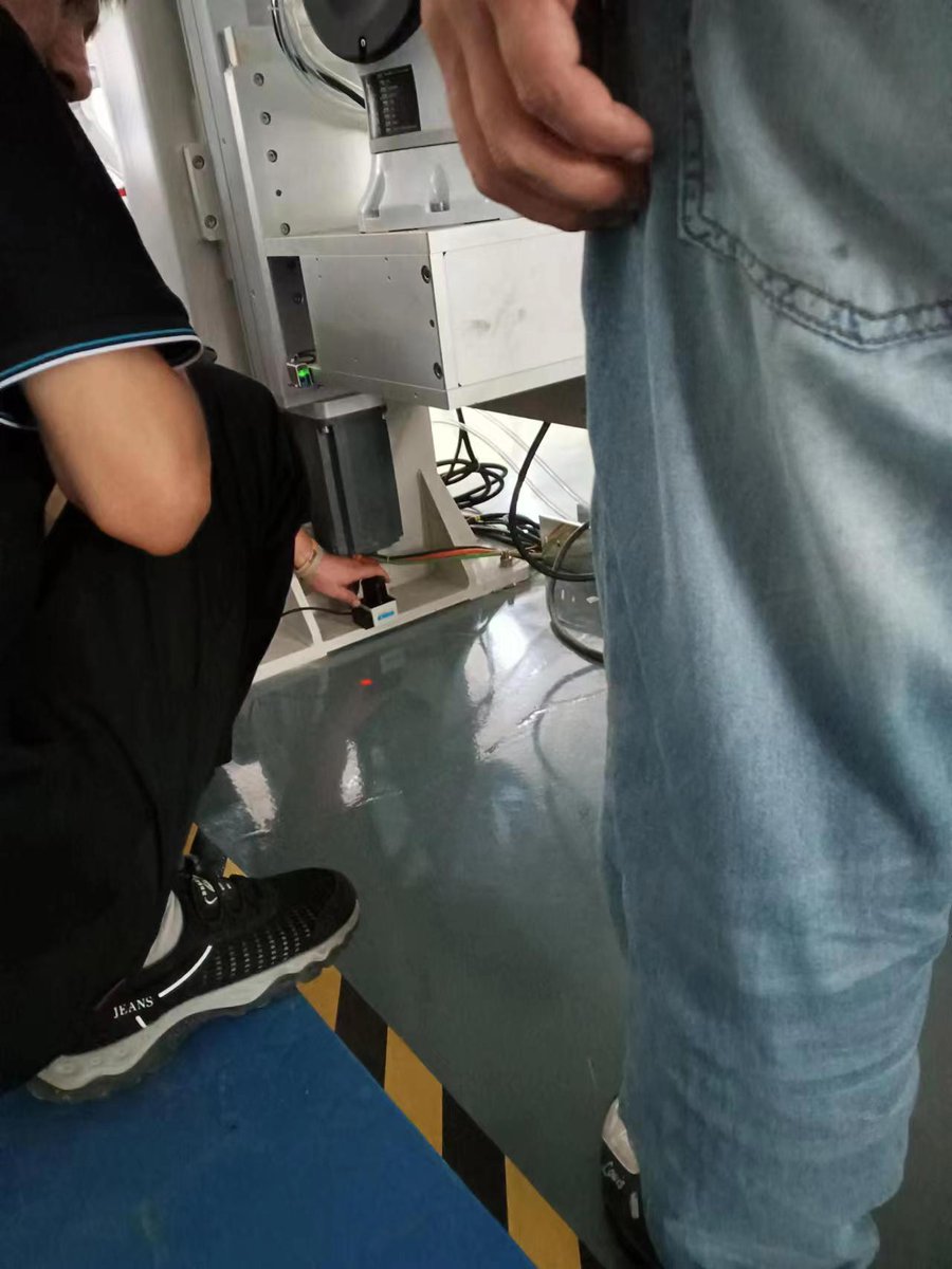 Jafoncosmetic's tweet image. Workers visit customer site to install their machine.

Only hard working people is most handsome.

#ESPE #safetylightcurtain #lightcurtainsensor #infraredlightcurtain #Industrialsafetysolution #Industrialautomation #Machinerysafety