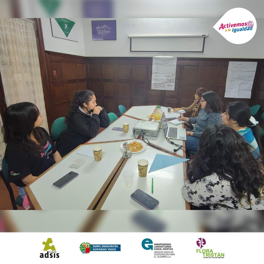 CMPFloraTristan's tweet photo. 📢 Consideramos fundamental el fortalecimiento de las capacidades de las adolescencias, por ello, nos reunimos con las compañeras de la @ComuliaL para organizar acciones en conjunto a favor de niños, niñas y adolescentes.
📍 Con el apoyo de @FundacionAdsis y @eLankidetza https://t.co/Dx6R7uymOQ