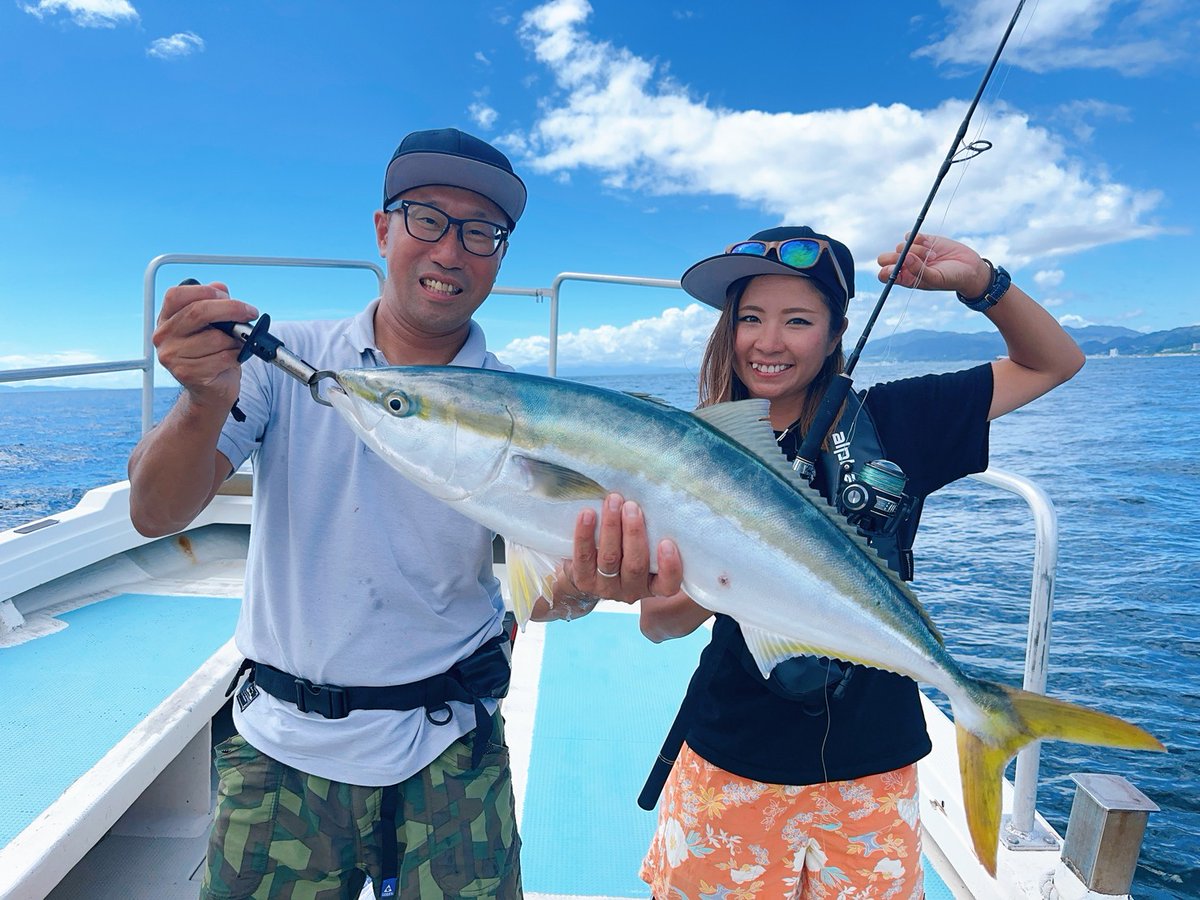 babababa_f's tweet photo. 来週9/20(水)夜10:30～放送の #BABABABA爆釣Fishing は、フッチーと #エイテック の和田さんが神戸沖で #青物ジギング🎣😄狙うのは #ハマチ や #メジロ、#サワラ👊
潮の流れがはやくなかなか思うようにいかない中、和田さんに待望のHIT✨ところが…痛恨のバラシ💦
果たして本命のサワラは釣れるのか⁉ https://t.co/FIKdlVRh83