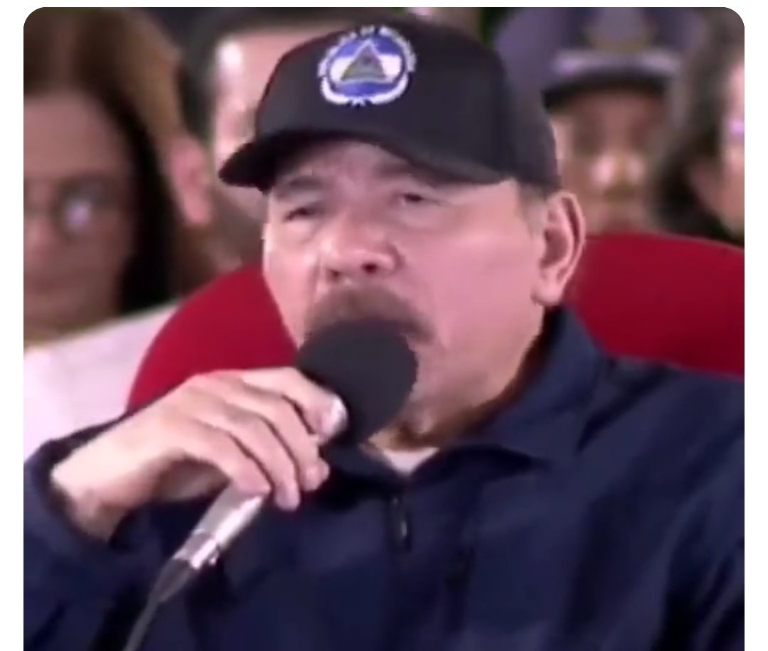 Inforojiita's tweet photo. #InfoNoticia !Nuestra solidaridad al presidente Daniel Ortega!

 «Esos son crímenes que no puedes tapar…Boric, no puedes taparlos. Vos so’ un Pinochetito, Boric, eso sos vo’, un Pinochetito»

Daniel Ortega, Septiembre 2023 al referirse al blanqueado de imagen efectuado por el gobierno de @GabrielBoric y el mismo presidente, al criminal de lesa humanidad, Sebastian Piñera.

#Pinochetito 
@