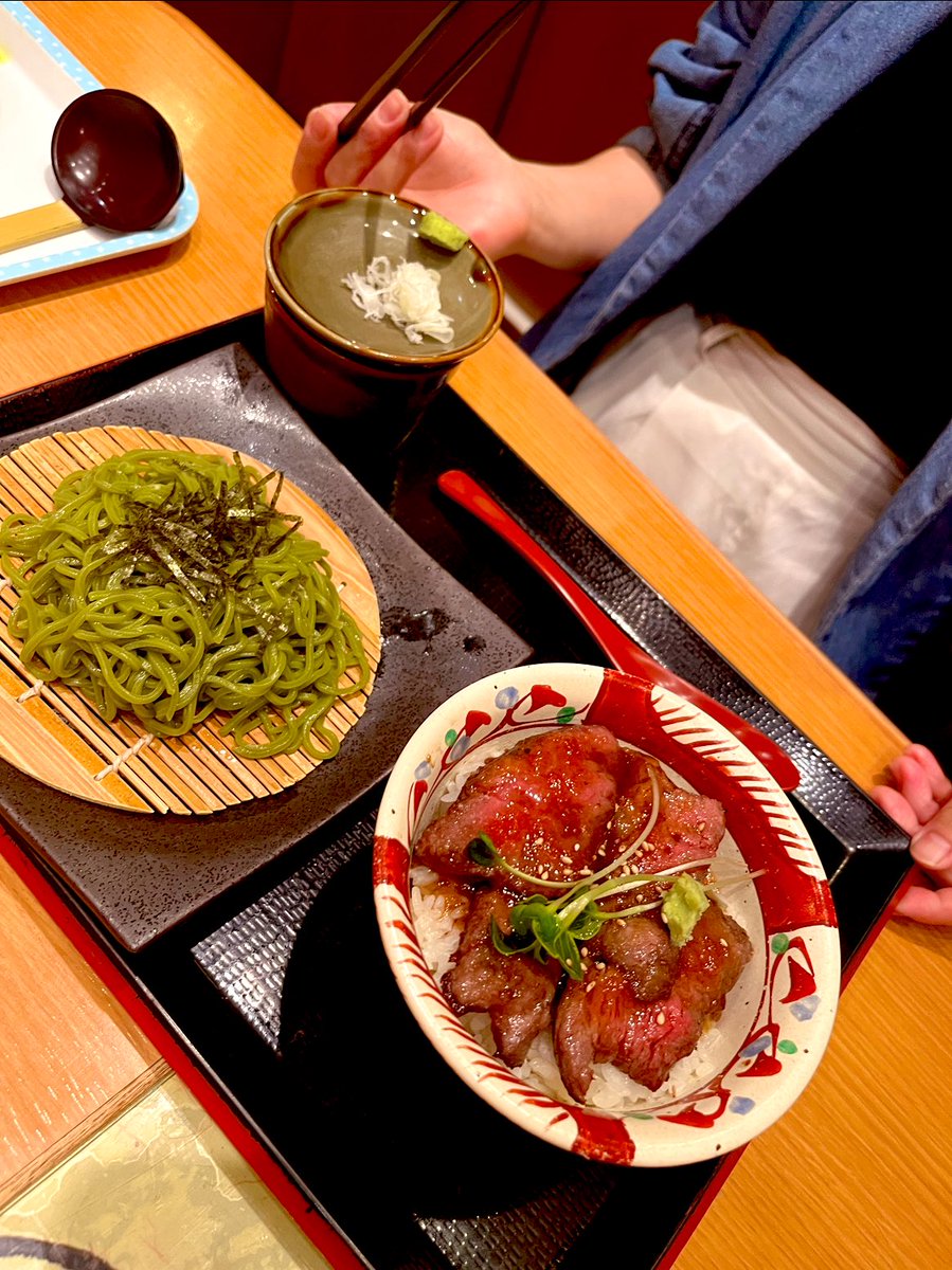 KEN_HDC201803's tweet photo. 連れが食べてるのをみると美味しそうに見えるのはなぁぜなぁぜ🤡❓ https://t.co/1CpxSY4YVM