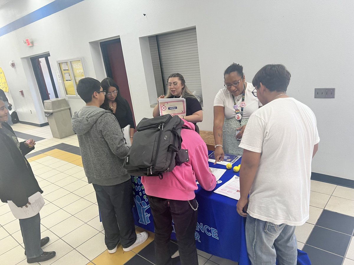 Today our wonderful ladies from <a href="/elpasocgc/">El Paso Child Guidance Center</a> put together a lunch activity to encourage our students to reach out for help during a difficult time. You are NOT alone! 🫶

#SuicidePreventionAwareness #MentalHealthMatters #SEHStheBest <a href="/SanElizarioHS/">San Elizario High School</a>