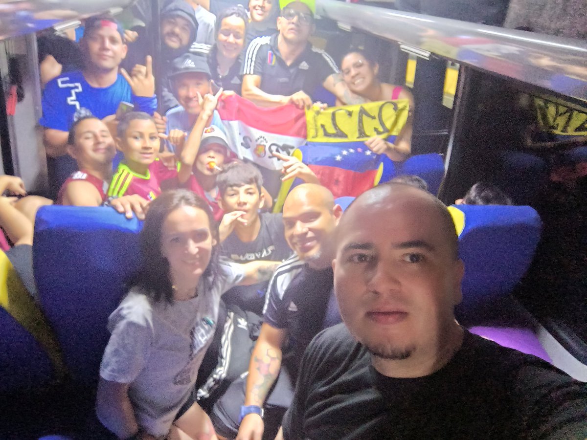 23denerocfc's tweet photo. Un Aniversario más en Carretera y con Victoria Vinotinto...

Seguiremos acompañandote mientras nos sea posible @SeleVinotinto 🇻🇪

Son 13 Años 🇸🇩

La Banda que Nunca Corre
De los Bloques a las Gradas https://t.co/713cPnWYxR