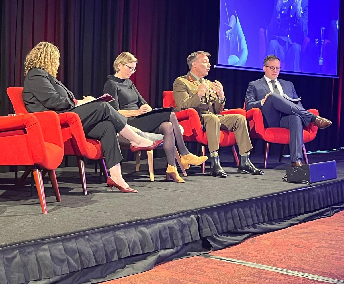 In tech disruption panel, @CJOPSAustralia tells @Alex_Caples1 that top priority is ‘ability to aggregate, explore & use data’. #disruptanddeter @ASPI_org @DroneShield