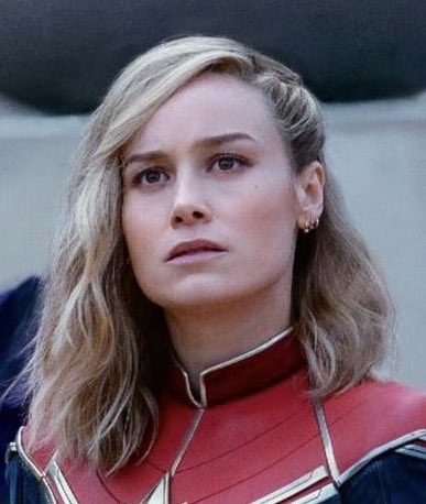 Just realized Carol Danvers actually has 3 earrings on one ear on this lawwwwwdddd