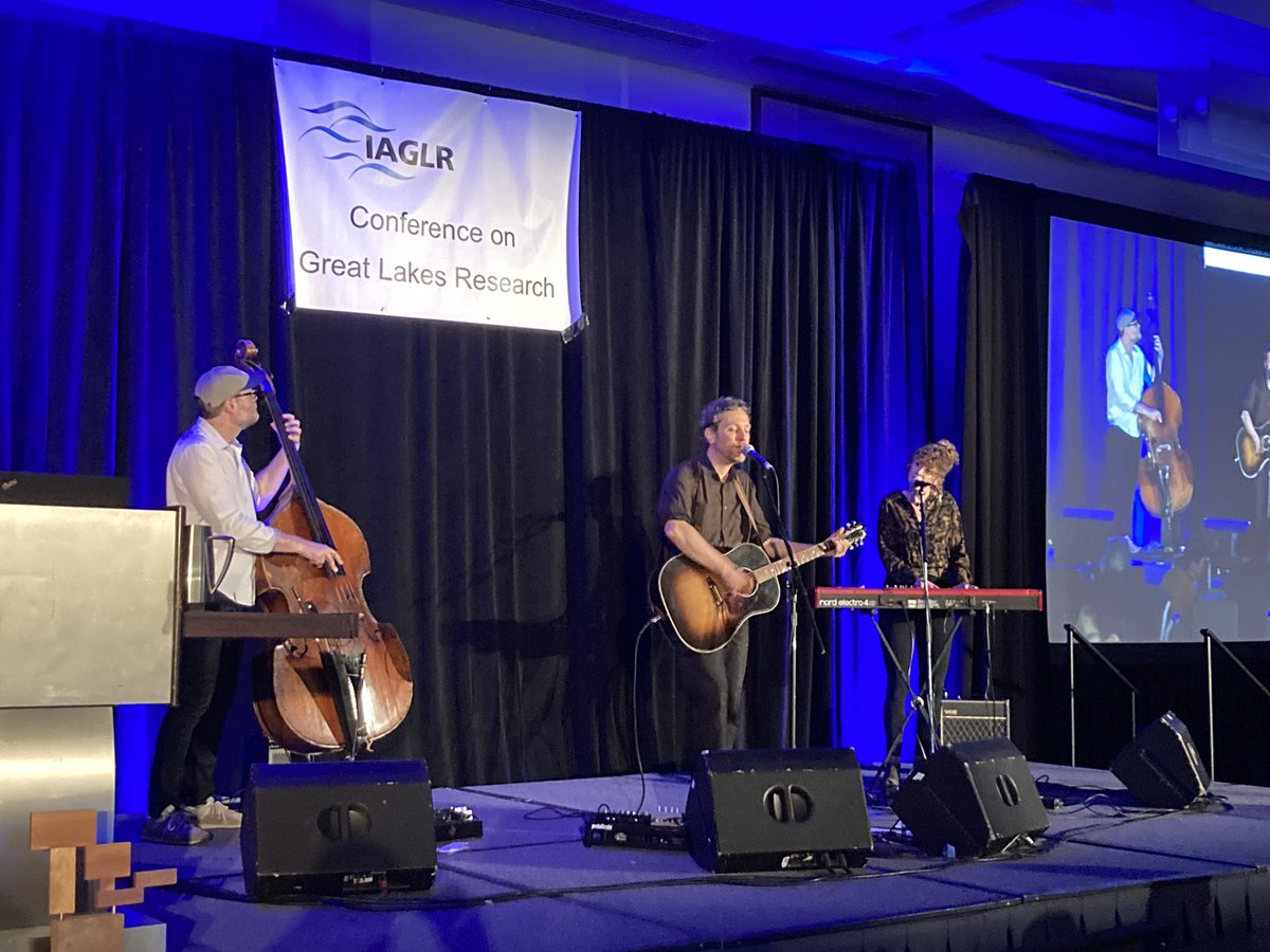 FreshwaterMarty's tweet image. Hey #Ottawa community, the  @GreatLakeSwim will stop by the @CanadasNAC this Friday as they are starting their tour. A great opportunity to support a great Canadian band! #CanadaPerforms #myNAC