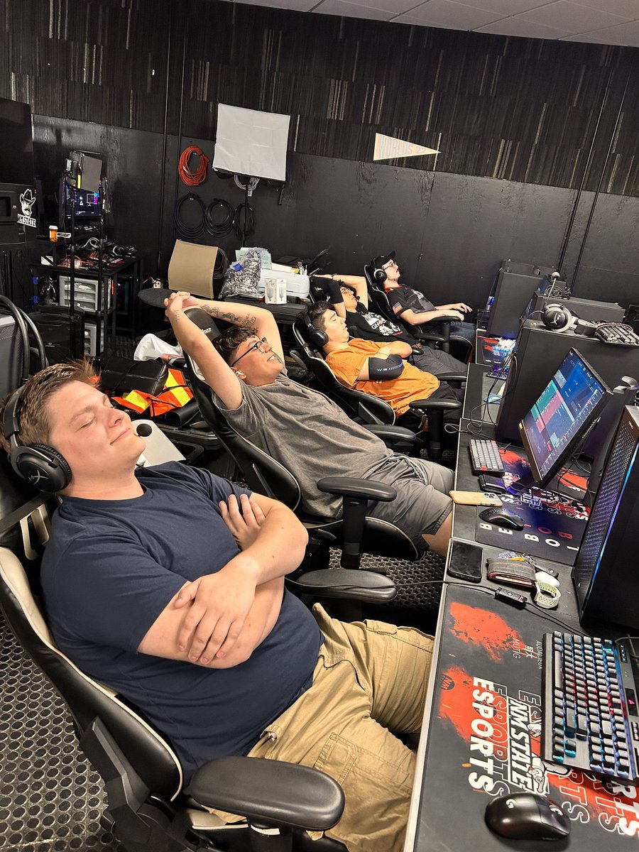 Cherry boutta be a little tired after all the laps they run 👀

GGs to the "best Val team in NM" <a href="/UNMEsports/">UNM Esports</a>! We take the win 2-0.

Make sure to tune in tomorrow to watch #NMSUR6 take the lead.🔥