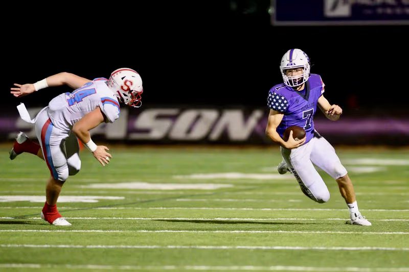 DrewNees's tweet image. Week 2 stats: 
300 passing yards 
2 passing TD’s 
80 rushing yards
1 rushing TD 
@BrandonHuffman @PrepRedzoneOR @SBLiveOR