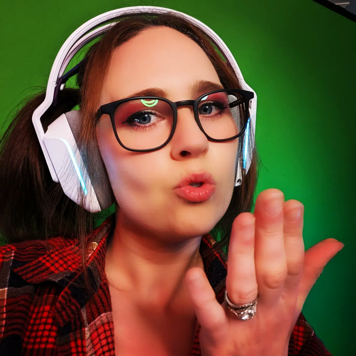 GoannaDark's tweet photo. I just cried for the first time on stream..... from laughter ๐คฃ๐คฃ๐คฃ These Aussie boys are shit drivers!!!!
@harsh_jellyfish @DrocksWasTaken @sirfactent
#ets2 #pancakegamestrong #truckerlife #gaming #gamers #vrgamer #gamergirl https://t.co/bP5RjeWlCq