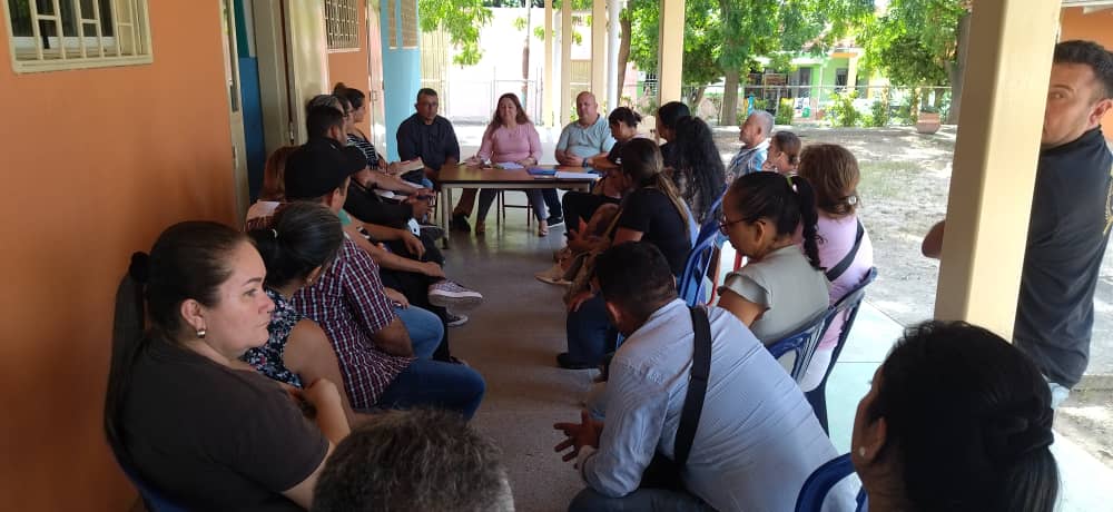 #13Sep ¡Avanzamos en todos los territorios! 

Reunión operativa para dar líneas orientadoras de trabajo al equipo del Centro de Desarrollo de la Calidad Educativa del Municipio Pedro María Ureña.

#APruebaDeTodo <a href="/NicolasMaduro/">Nicolás Maduro</a> <a href="/_LaAvanzadora/">Yelitze Santaella</a>  <a href="/FreddyBernal/">Freddy Bernal</a> <a href="/KaremDeBernal/">Karem Durán de Bernal</a>