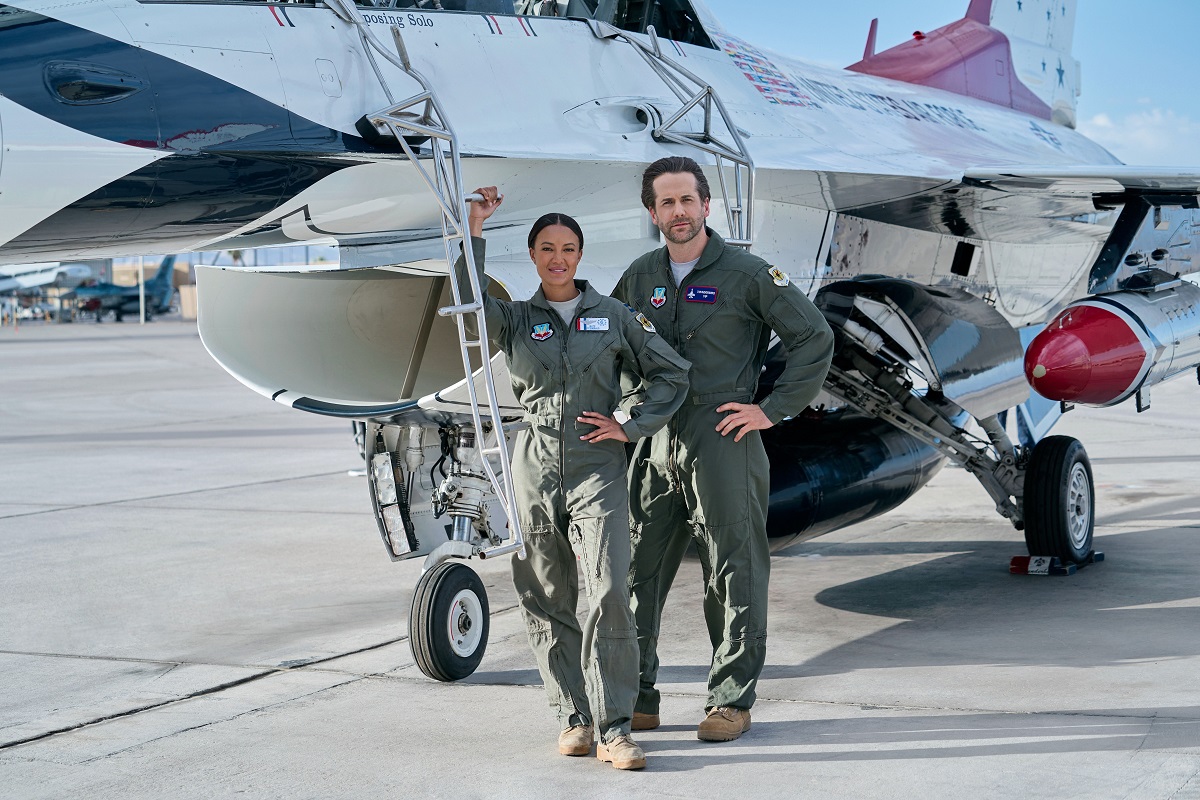 📺✈️♥️ #ComeFlyWithMe premieres Friday on @hallmarkmovie & @w_network! I chat w/
@AFThunderbirds Captain Kaity Toner about the new film starring @heatherhemmens & @niallmatter for @tvgoodness. tvgoodness.com/2023/09/13/pre… #Hallmarkies  #AuroraTeagarden #AFThunderbirds #RoswellNM