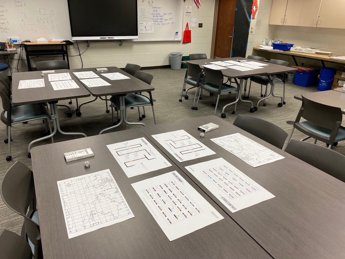BigHistoryGeek's tweet photo. Sixth-grade social studies Ss just took their learning to new heights (literally)! Using drones and Ozobots they explored the elements of maps and applied their understanding of latitude & longitude. ππ€ππ #TogetherasWarriors #RCSWMS https://t.co/ad76158vcD