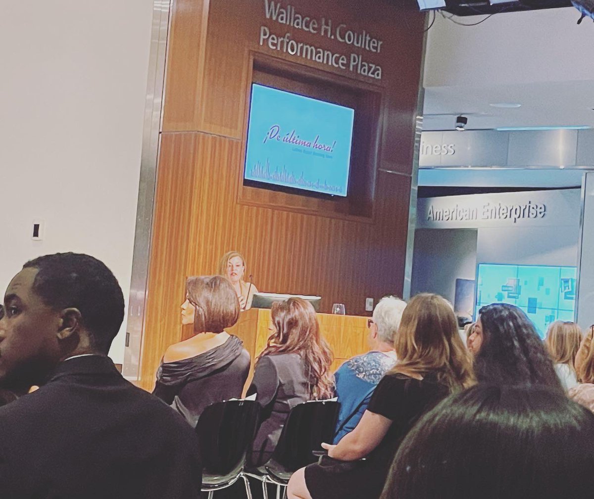 EvelynPR's tweet photo. We feel great pride to see @amhistorymuseum recognize our #latinasinjournalism: @marilysllanos @iliacalderon @mariaesalinas & other trailblazers. We commend our #Latina journalists. #Journalism is not only a profession. It is a vocation. With la #LatinadeCorazon, @MicheleManatt. https://t.co/y5IyrNOtZP