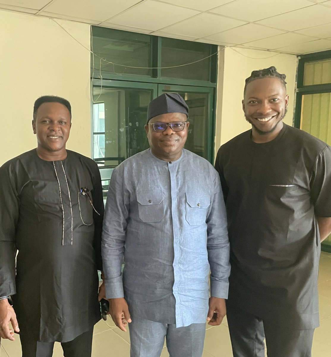 thatvictorbk's tweet image. One thing I love about visiting Abuja is being able to practice this thing they call ‘work life’ balance.  Brief meetings at the world bank, FmENV and my brothers at the office of @bosuntijani - and I still get to put in my 2 minutes for @PremiaBN #30dayplankchallenge