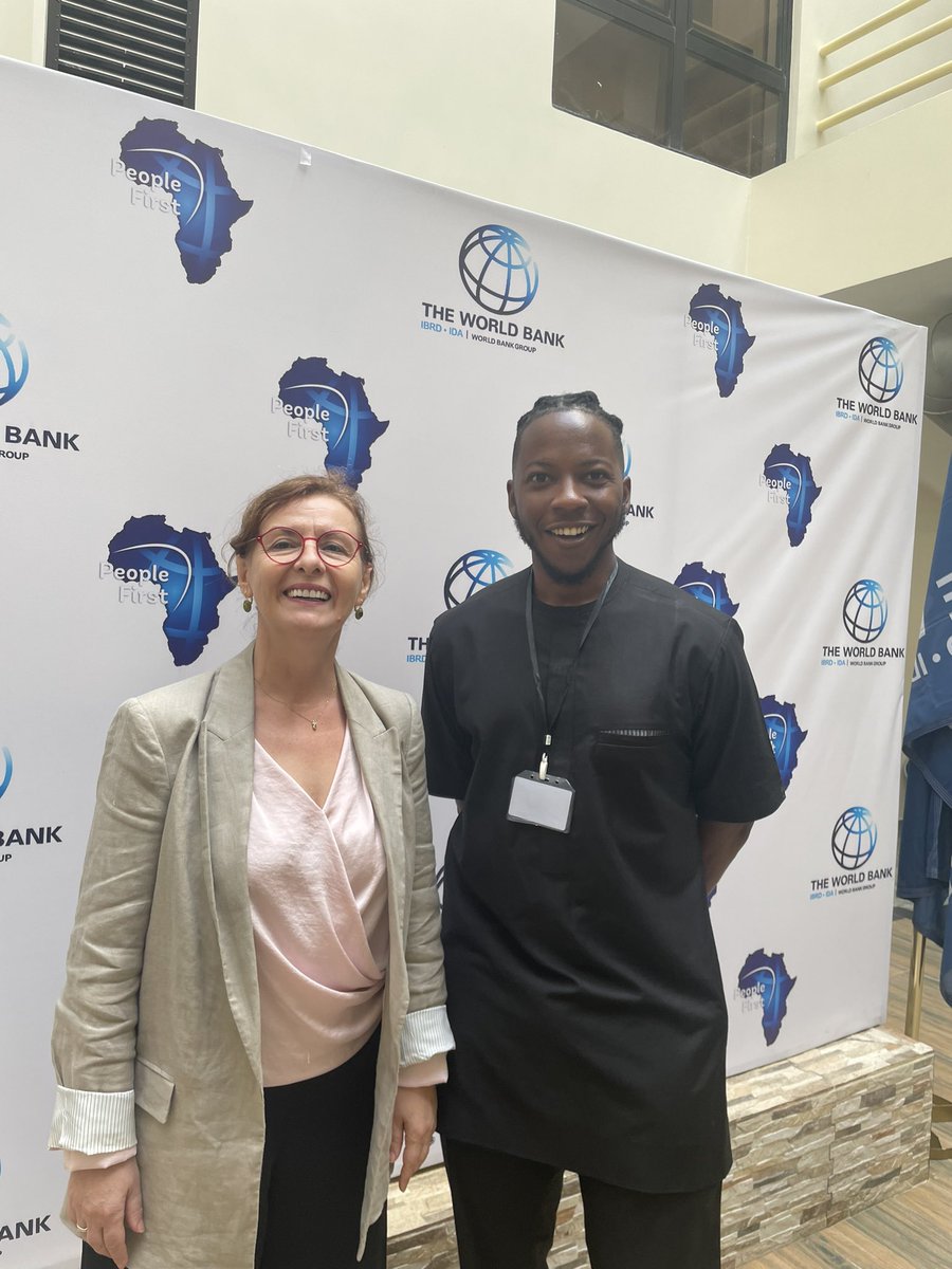 thatvictorbk's tweet image. One thing I love about visiting Abuja is being able to practice this thing they call ‘work life’ balance.  Brief meetings at the world bank, FmENV and my brothers at the office of @bosuntijani - and I still get to put in my 2 minutes for @PremiaBN #30dayplankchallenge