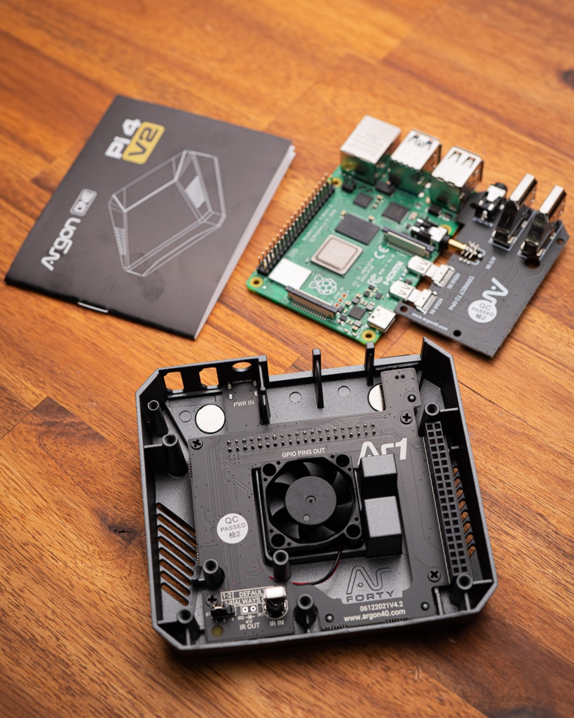 CoreElecAU's tweet photo. Elevate your Pis style and maintain optimal temperatures with the #ArgonOne V2 case for #RaspberryPi 4. Sleek design, superior passive cooling, and an in-built fan. The cherry on top is the included daughter board that expands both HDMI ports to full size. https://t.co/grXI39vixO https://t.co/d5813HwfX3