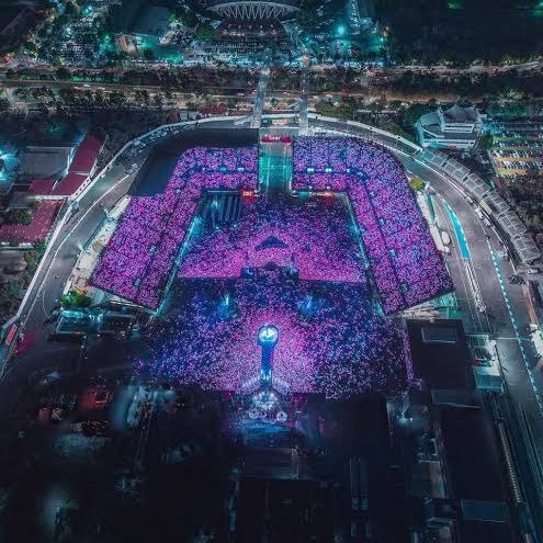 F58BGG2W0AAovly?format=jpg