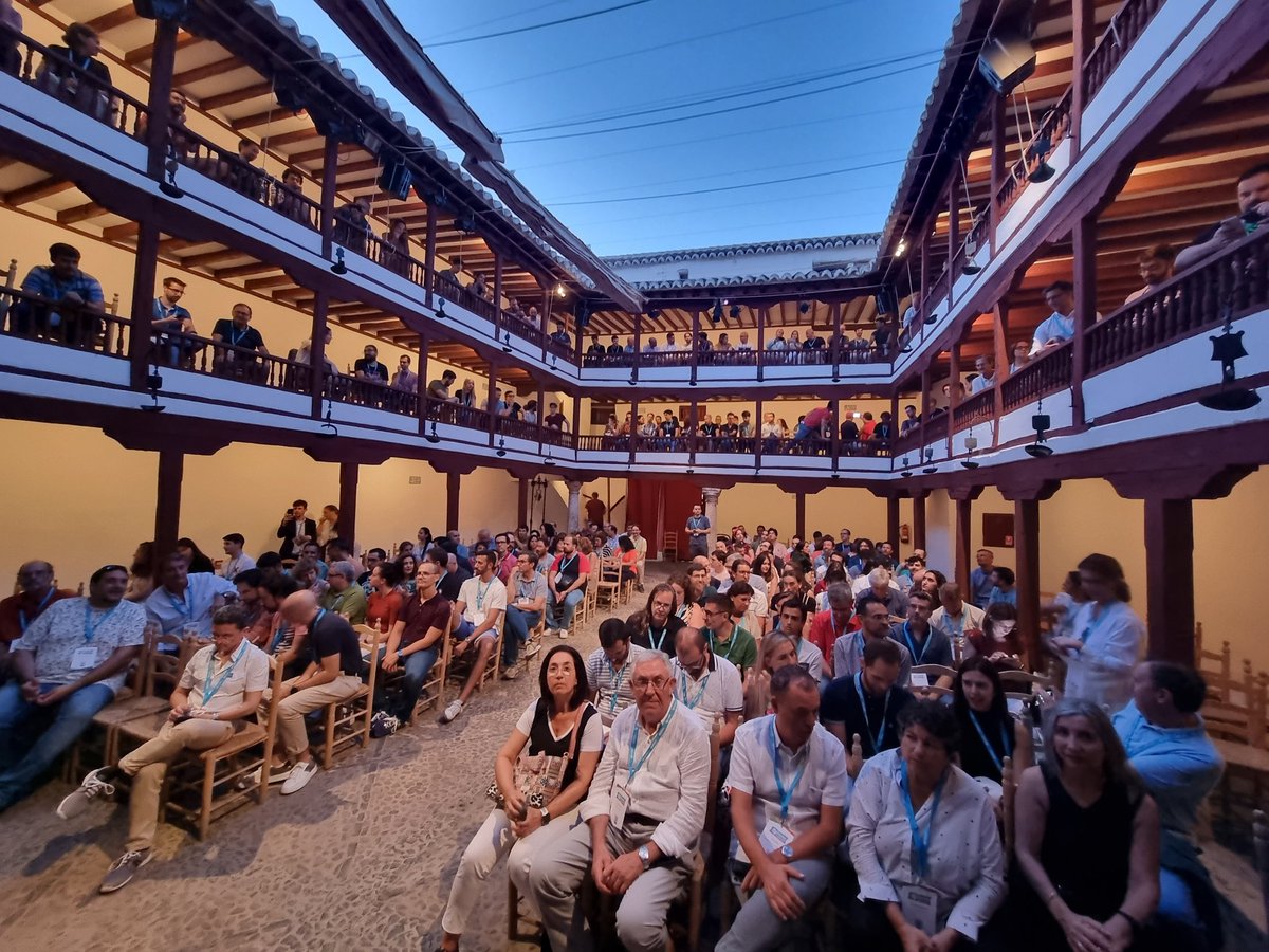 CoralCalero's tweet image. Hoy hemos rematado el día de las @JornadaSistedes en el Corral de Comedias de Almagro. Lleno absoluto. Gracias gentes de @sistedes!!!!! #SISTEDES2023