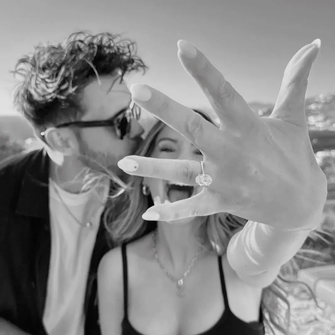 YouTube couple Zoe Sugg and Alfie Deyes announce their engagement after 11  years together. 💍, image size:1066x1066