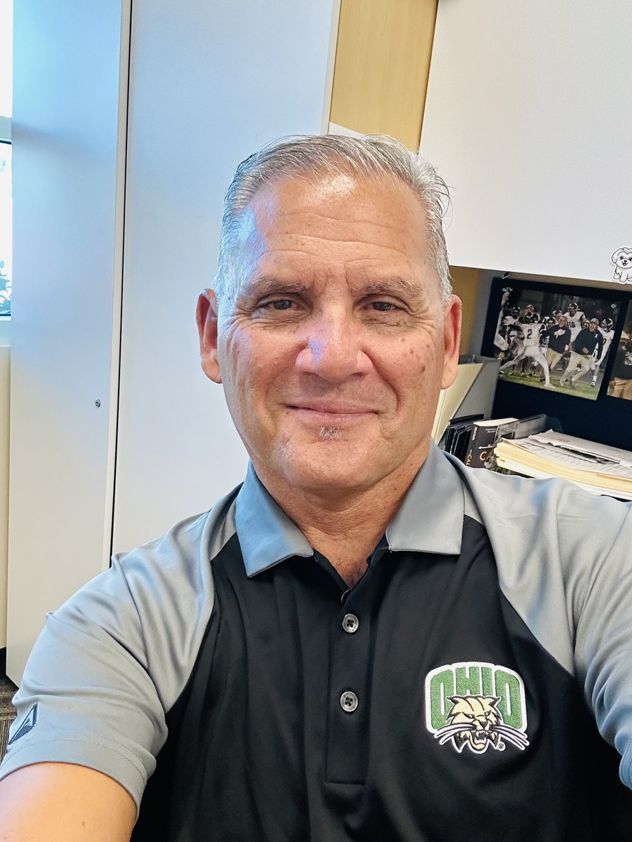 NKaravedas's tweet photo. College Day!
Got a chance to rep my @ohiou shirt!
#GoBobCats #Masters #AthleticAdmin ππ€π€ https://t.co/DIxKEHrgay