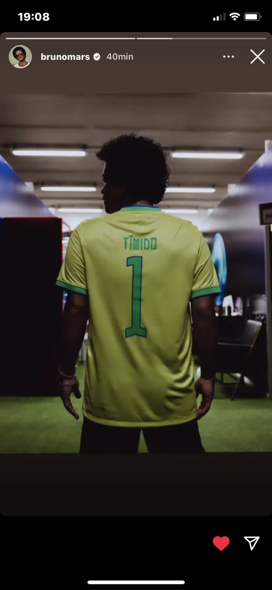 Ny_ne's tweet photo. O motivo do colapso brasileiro, vulgo o tímido @BrunoMars 🔥🔥 https://t.co/4eD1KmRdwV