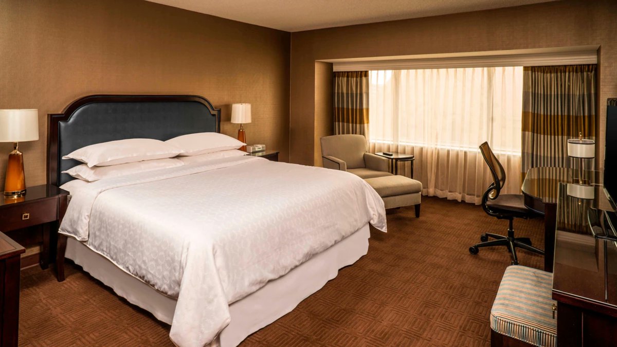 Our guest rooms are perfect for those quick solo getaways to #Columbus. Experience pure relaxation in our #comfortablebeds and unwind after an exciting day of exploration. To book, visit bit.ly/3FTwyqg.