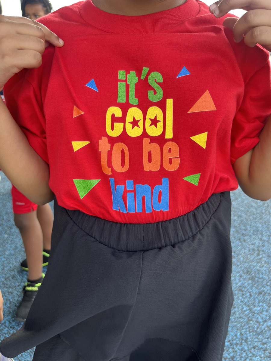 MrsColemanTeach's tweet photo. For Turn it Gold week, today we wore tees with positive words. Here are just a few of my favs from our #FirstGradeFireflies โฎ๏ธ๐๐ https://t.co/2dlIzFWY2G