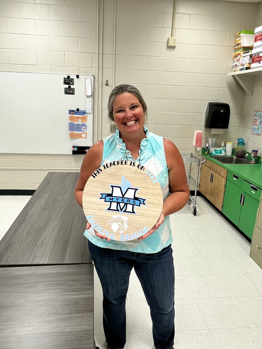 myerselementary's tweet photo. This Instructional Coach is on F.I.R.E! Mrs. Landers was selected as this month’s Dazzling Dragon. She is always willing to go the extra mile to support our teachers and  students. #dragonpride https://t.co/qupnt0qQZk