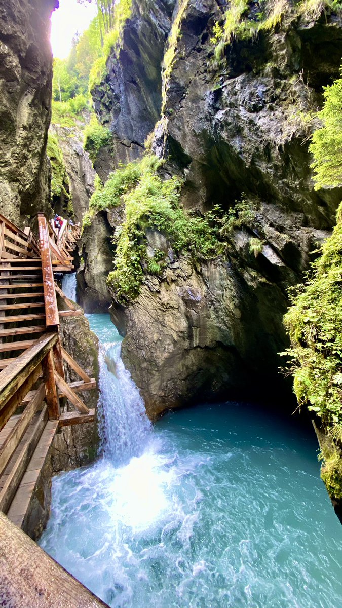 SamRabbit3's tweet photo. @BraydenCreation I love waterfalls 💙🩵🤍 https://t.co/F2HpuwvPUj
