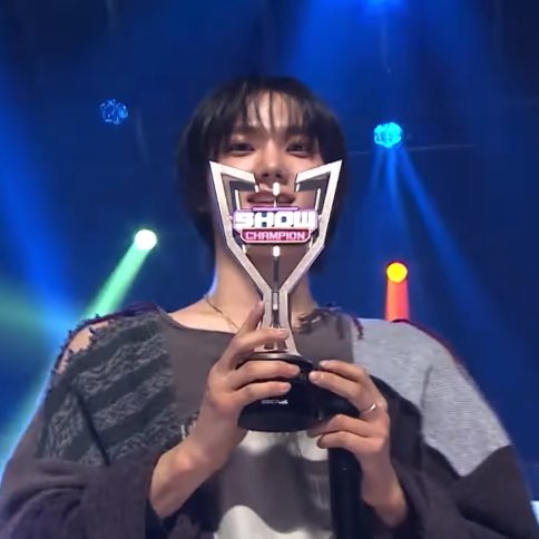 sungholoop's tweet photo. sungho never fails us during encore stage, stable king 

#BOYNEXTDOOR2ndwin #ButSometimes2ndwin https://t.co/DaXIk5Umbr