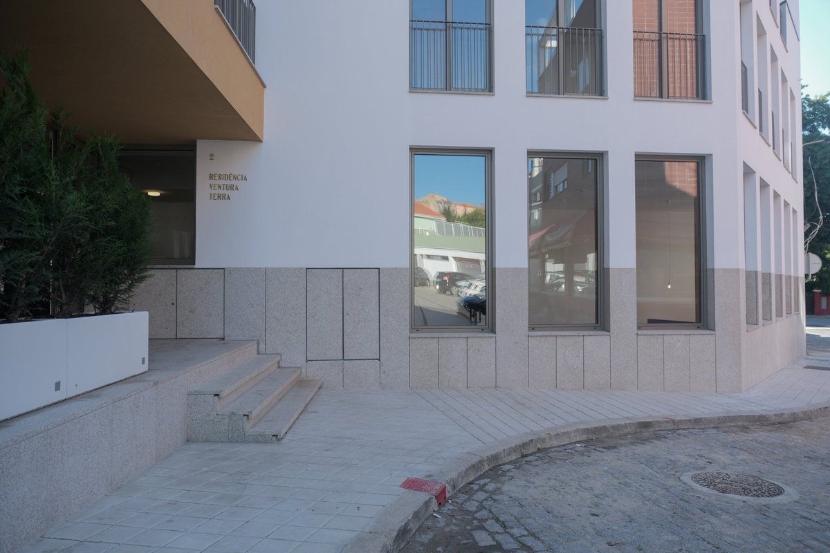 ciencia_pt's tweet photo. A Residência Universitária Ventura Terra da @uporto foi hoje inaugurada.
É a 1a. de três novas residências da @uporto, com capacidade de 54 🛏, 25 quartos duplos e 2 estúdios, num 💰 de mais de 1 M e 700 mil €, no âmbito do #PNAES, ao abrigo do #PRR. https://t.co/ER1Y2ROPgi