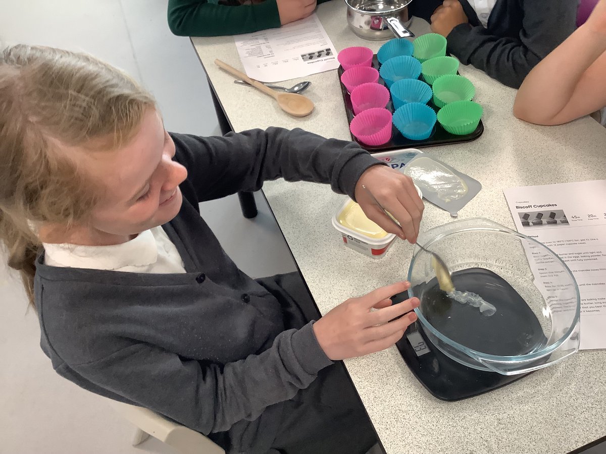 StMarysLargs's tweet photo. Miss C’s class had fun baking tasty cupcakes, which they then wrote wonderful procedural texts about! It was a great way to explore adverbs in a real-life context, and a treat to reward super writing! 🌟
#LiteracyAcrossLearning #RRS #Article28 #Articl29 #Article31 @AliAllan_PLL https://t.co/lNjjjSzsaG