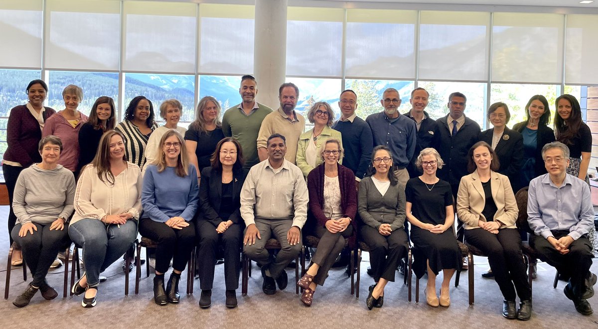 Linda_E_Carlson's tweet photo. Energizing and inspiring @Integrativeonc Board of Trustees and leaders retreat today in advance of #sio2023! Thanks everyone for your passion and dedication to #integrativeonc! I am so grateful and thankful to you all. https://t.co/GmW78CgFLZ